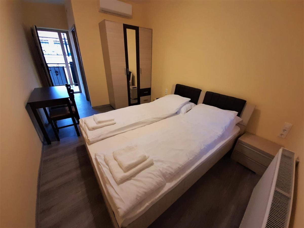 Barsony Vendeglo Es Panzio Bed & Breakfast Szecseny Exterior photo