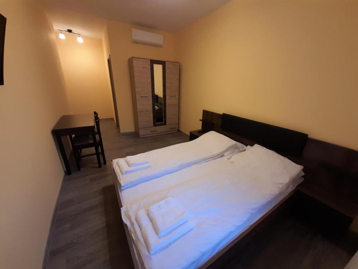 Barsony Vendeglo Es Panzio Bed & Breakfast Szecseny Exterior photo